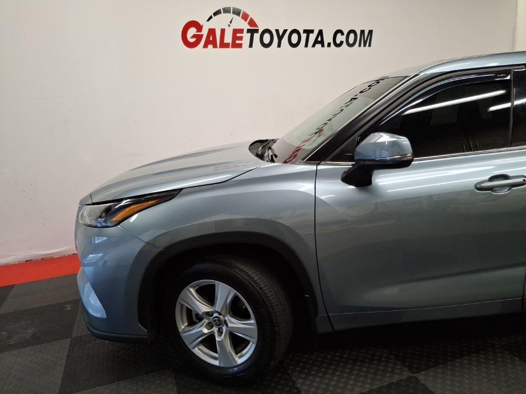 used 2022 Toyota Highlander car, priced at $34,583