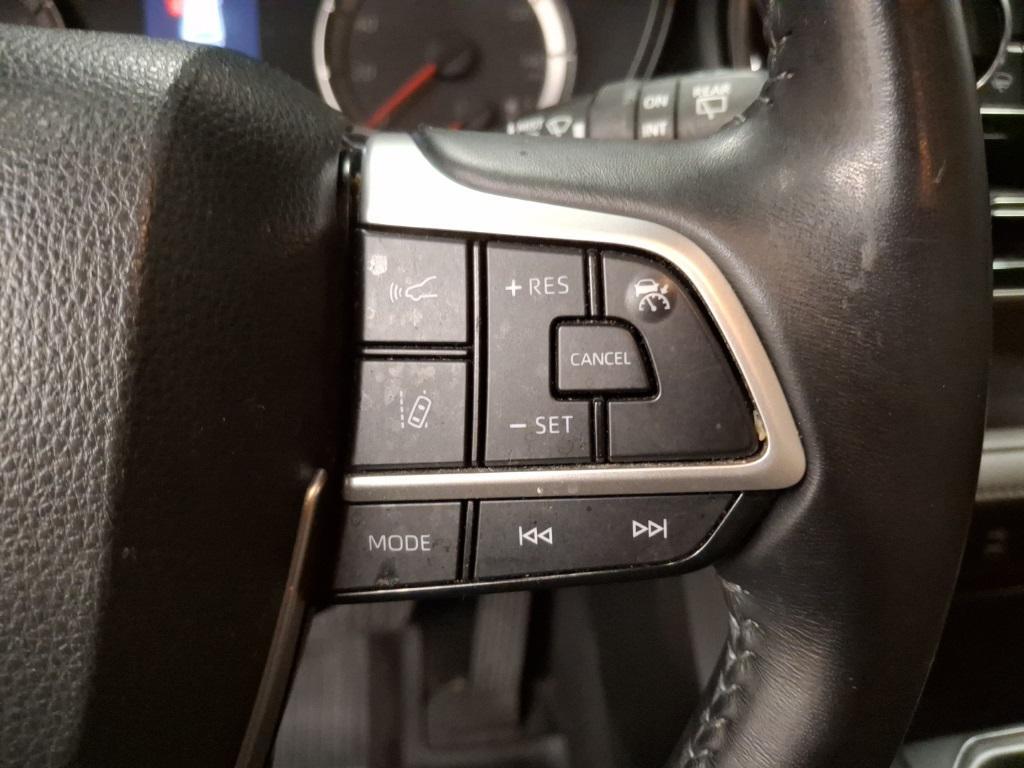 used 2022 Toyota Highlander car, priced at $34,583