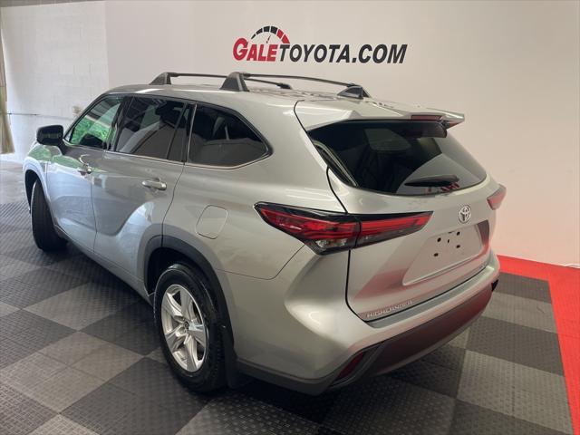 used 2022 Toyota Highlander car, priced at $34,983