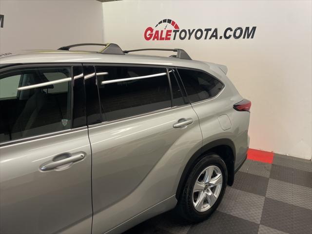 used 2022 Toyota Highlander car, priced at $34,983