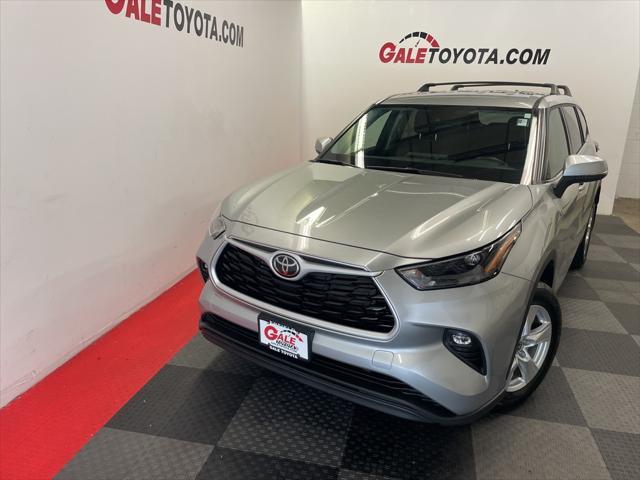 used 2022 Toyota Highlander car, priced at $34,983
