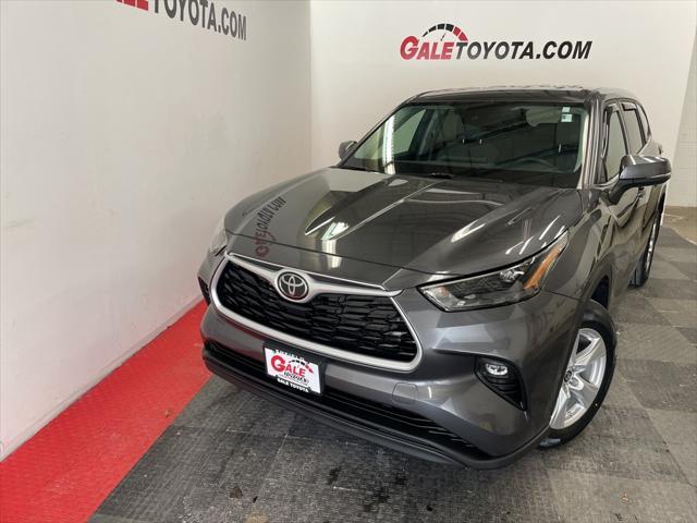 used 2022 Toyota Highlander car, priced at $29,950