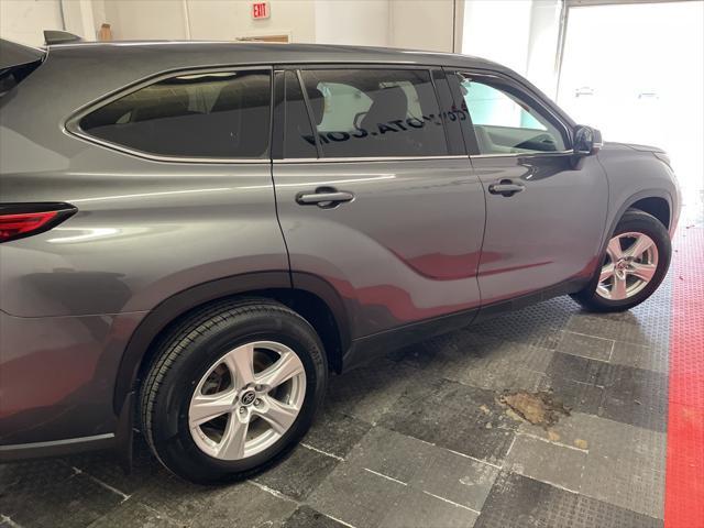 used 2022 Toyota Highlander car, priced at $29,950