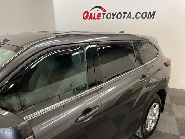 used 2022 Toyota Highlander car, priced at $29,950