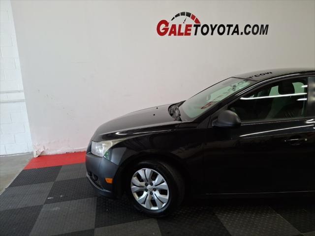 used 2014 Chevrolet Cruze car, priced at $5,998