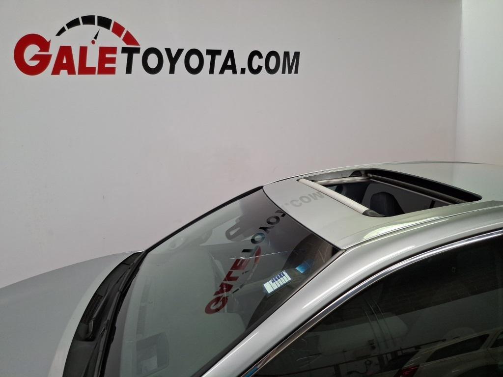used 2018 Toyota Camry Hybrid car, priced at $19,455