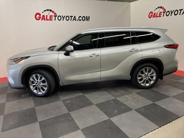 used 2021 Toyota Highlander car, priced at $39,383