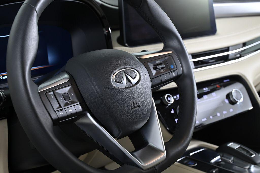used 2025 INFINITI QX60 car, priced at $45,900