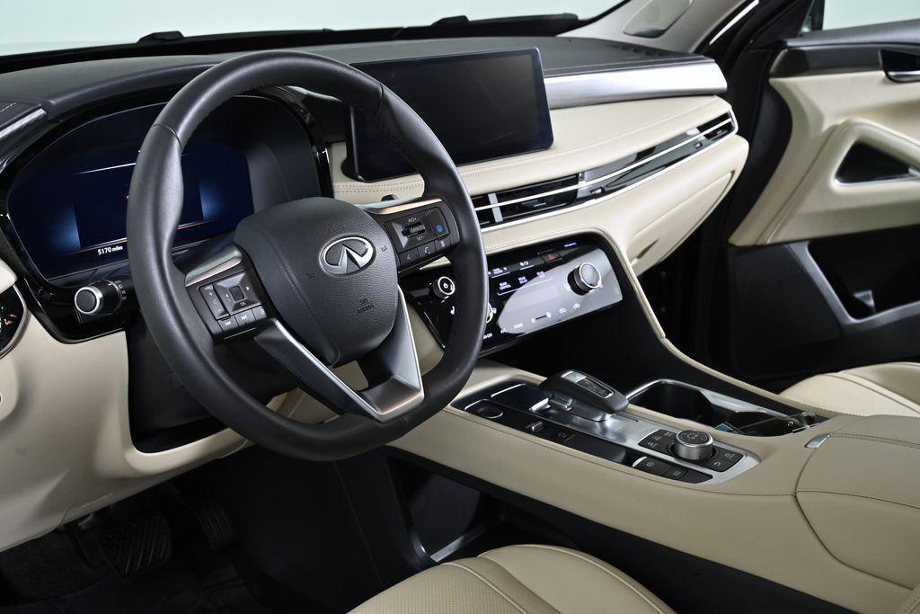 used 2025 INFINITI QX60 car, priced at $45,900