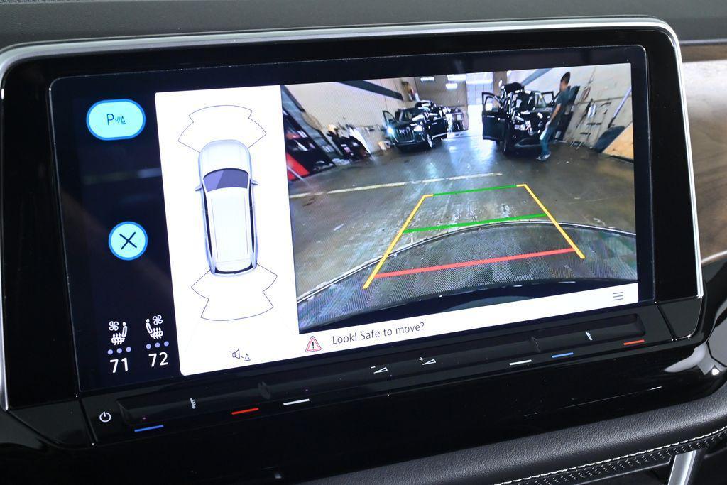 used 2024 Volkswagen Atlas car, priced at $31,500