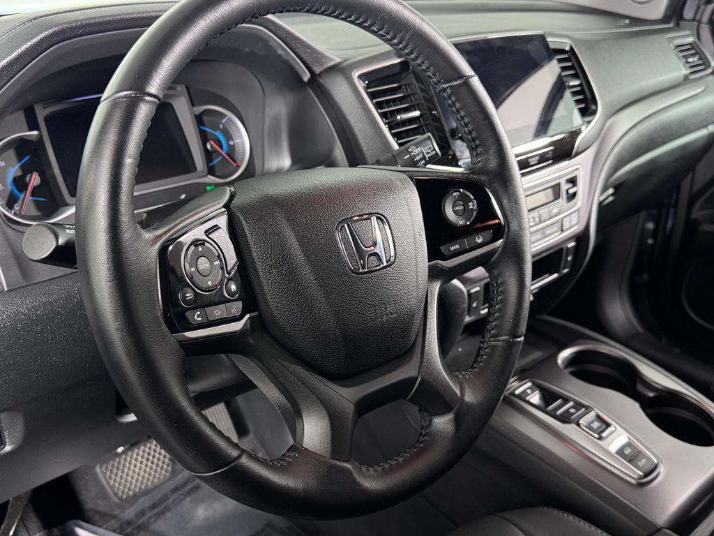 used 2021 Honda Pilot car, priced at $27,900