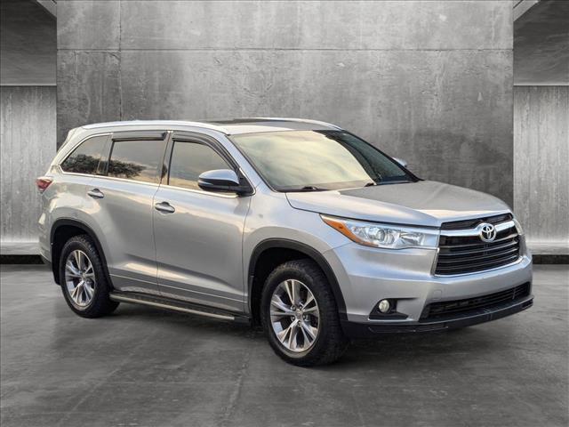 used 2015 Toyota Highlander car, priced at $18,723