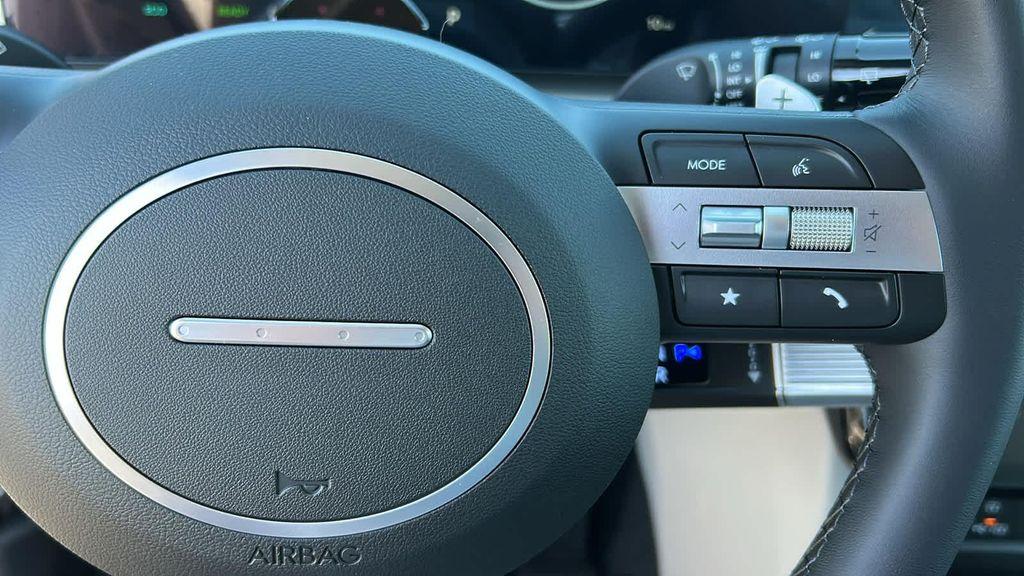 new 2025 Hyundai TUCSON Hybrid car, priced at $39,600