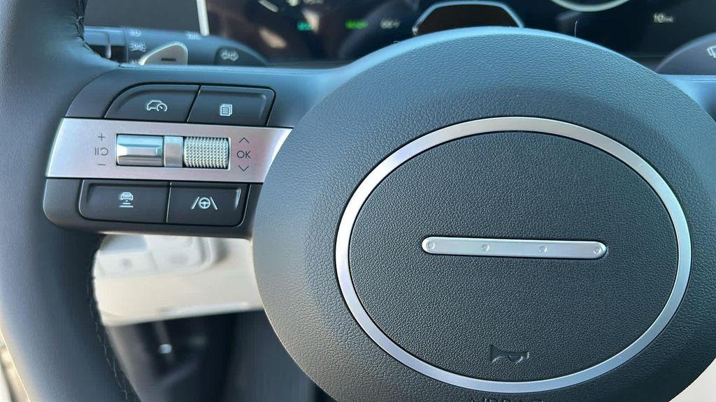 new 2025 Hyundai TUCSON Hybrid car, priced at $39,600