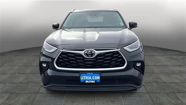 used 2022 Toyota Highlander car, priced at $35,595