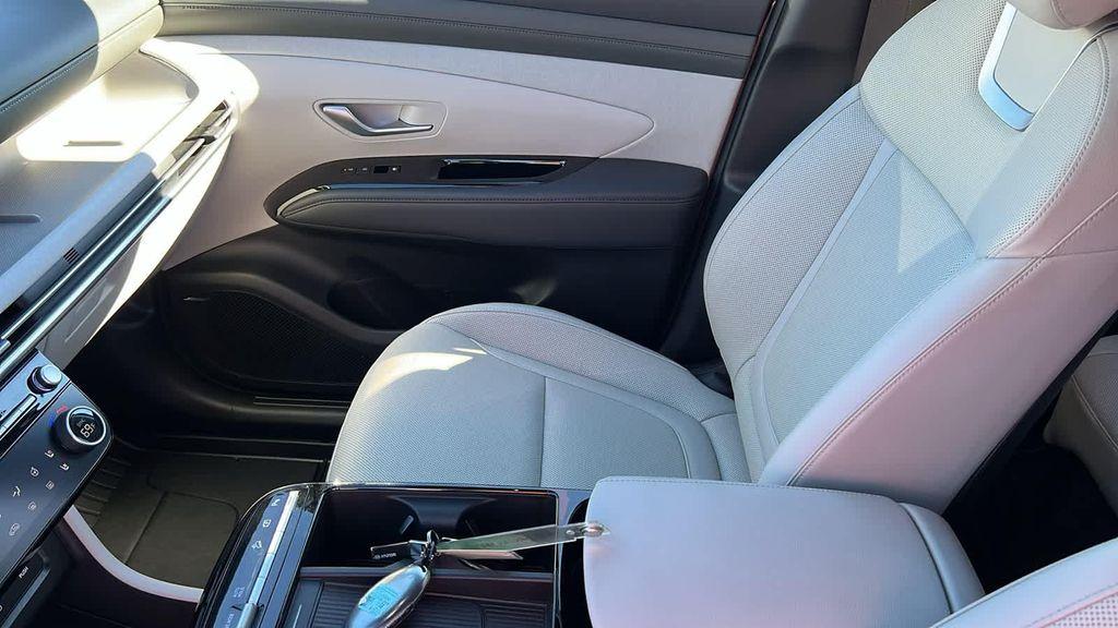 used 2025 Hyundai TUCSON Hybrid car, priced at $35,812