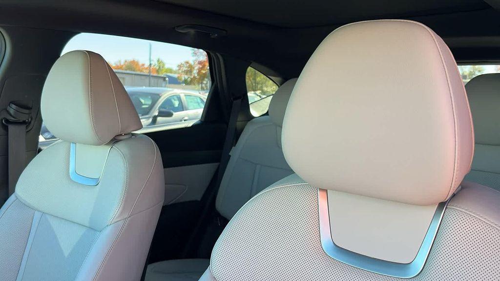 used 2025 Hyundai TUCSON Hybrid car, priced at $35,812