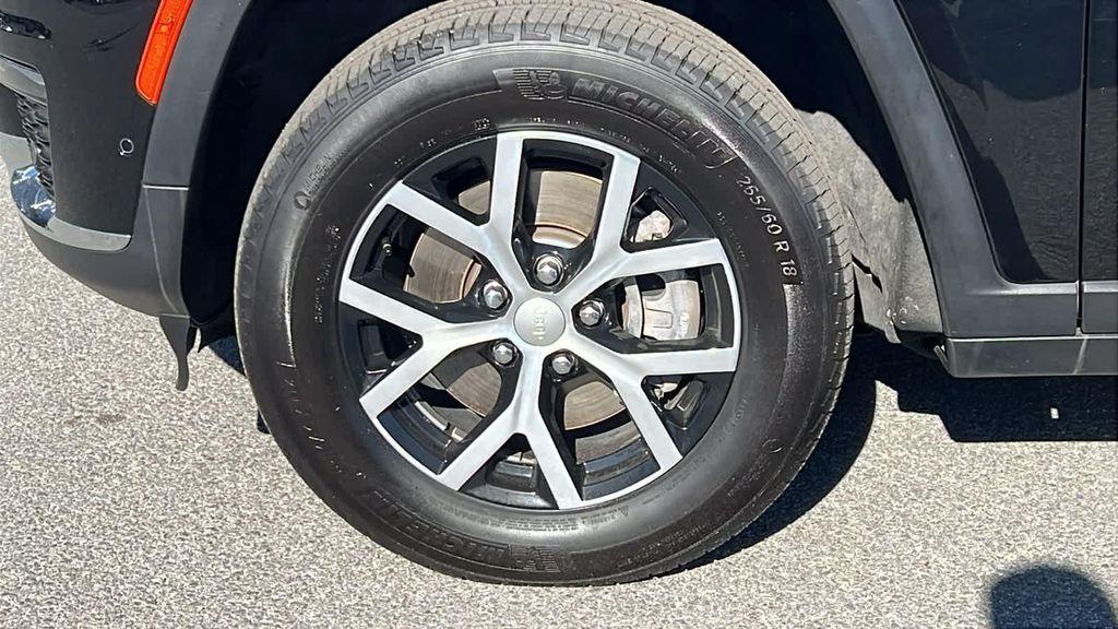 used 2024 Jeep Grand Cherokee L car, priced at $33,985