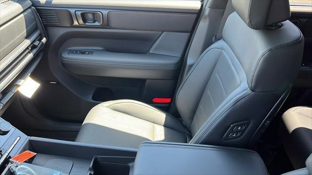 new 2025 Hyundai SANTA FE HEV car, priced at $53,015