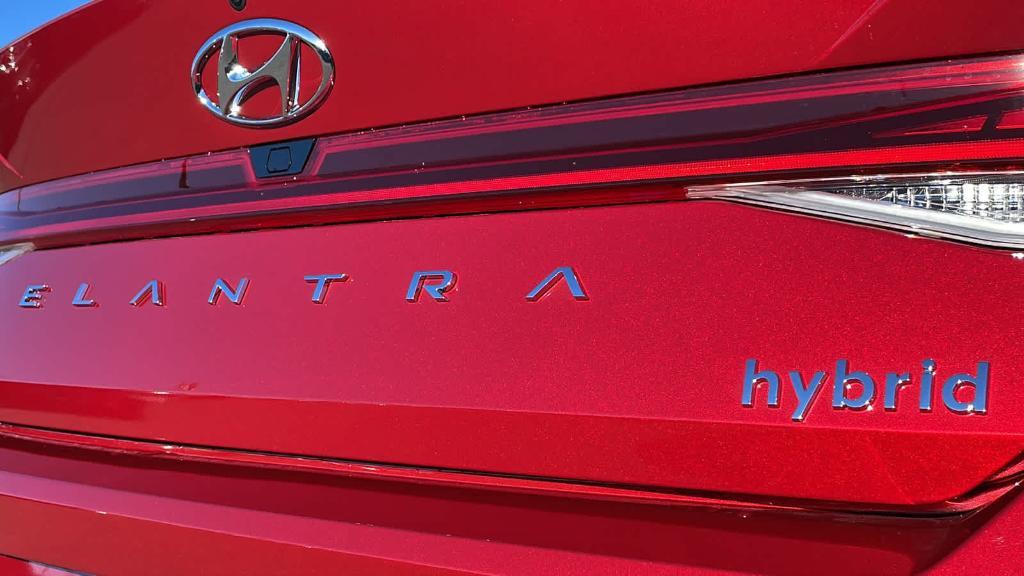 new 2023 Hyundai Elantra HEV car, priced at $29,477