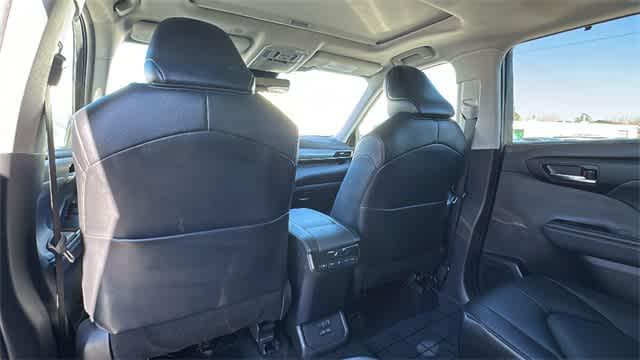 used 2022 Toyota Highlander car, priced at $34,995