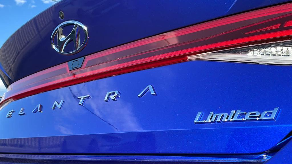 new 2023 Hyundai Elantra car, priced at $25,323