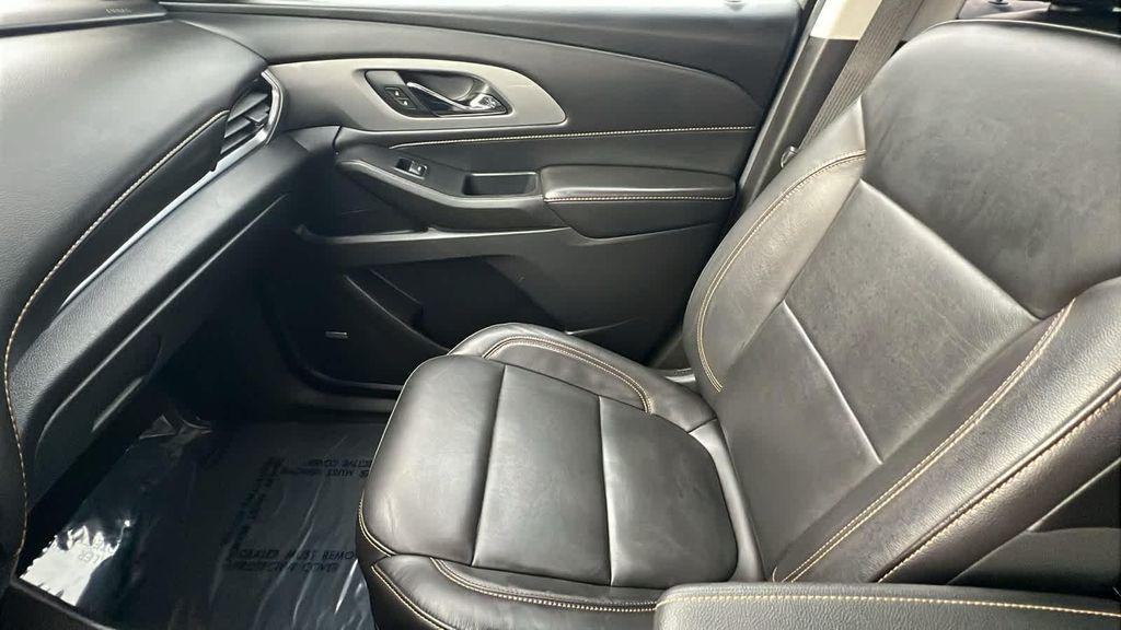 used 2021 Chevrolet Traverse car, priced at $26,383
