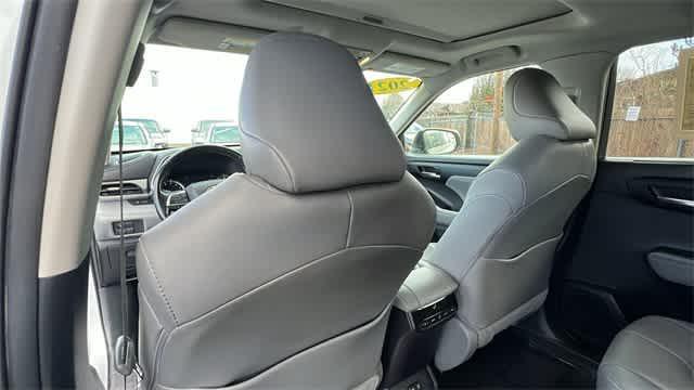 used 2021 Toyota Highlander car, priced at $31,977