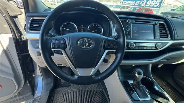 used 2014 Toyota Highlander car, priced at $21,977