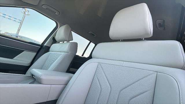 new 2025 Hyundai Santa Fe car, priced at $41,715