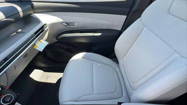 new 2025 Hyundai TUCSON Hybrid car, priced at $39,130