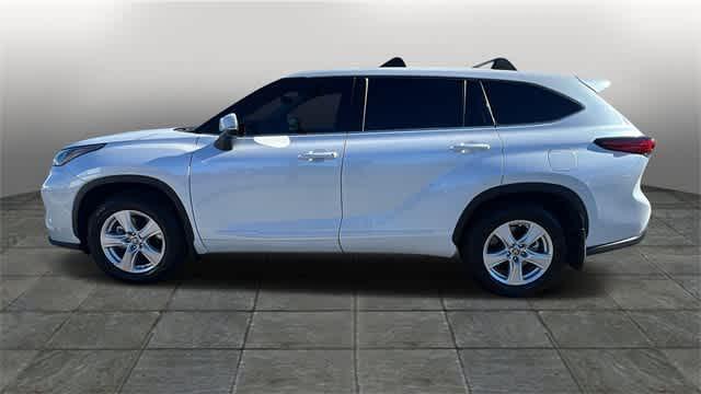 used 2022 Toyota Highlander car, priced at $33,995