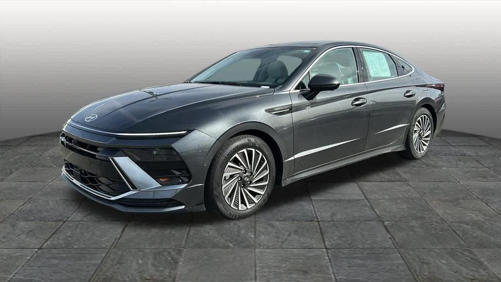 used 2025 Hyundai Sonata Hybrid car, priced at $31,395