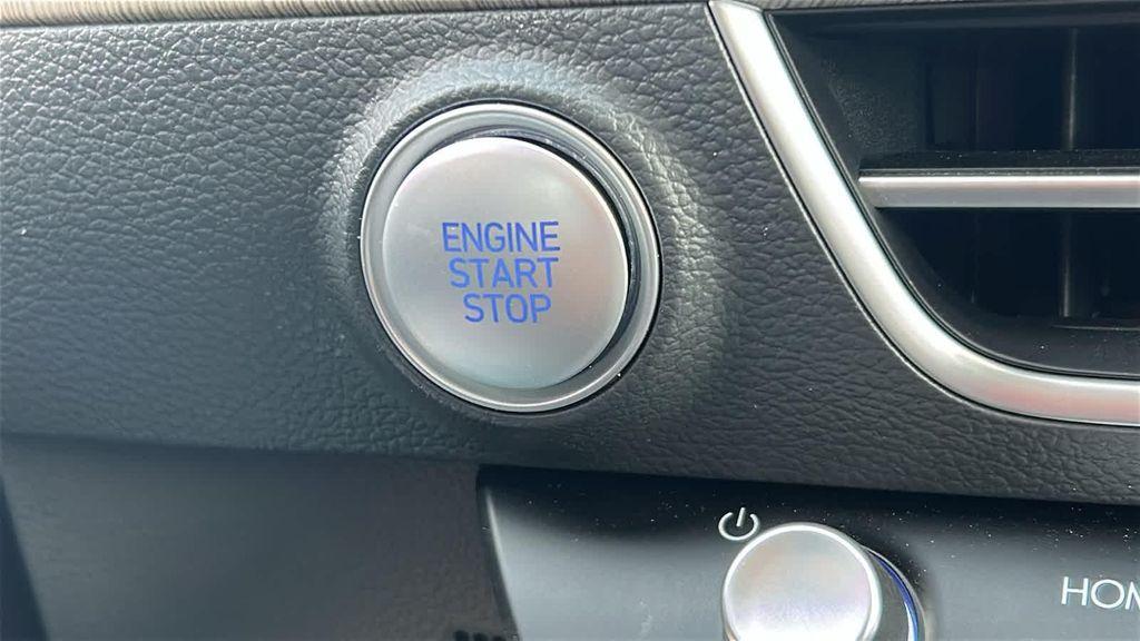used 2025 Hyundai Sonata Hybrid car, priced at $32,405
