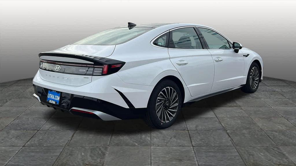 new 2026 Hyundai Sonata Hybrid car, priced at $34,285