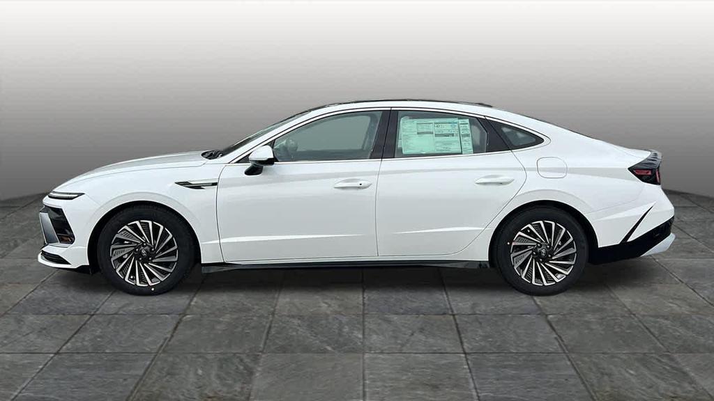 new 2026 Hyundai Sonata Hybrid car, priced at $34,285