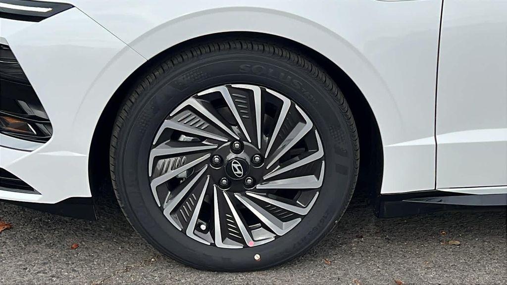 new 2026 Hyundai Sonata Hybrid car, priced at $34,285