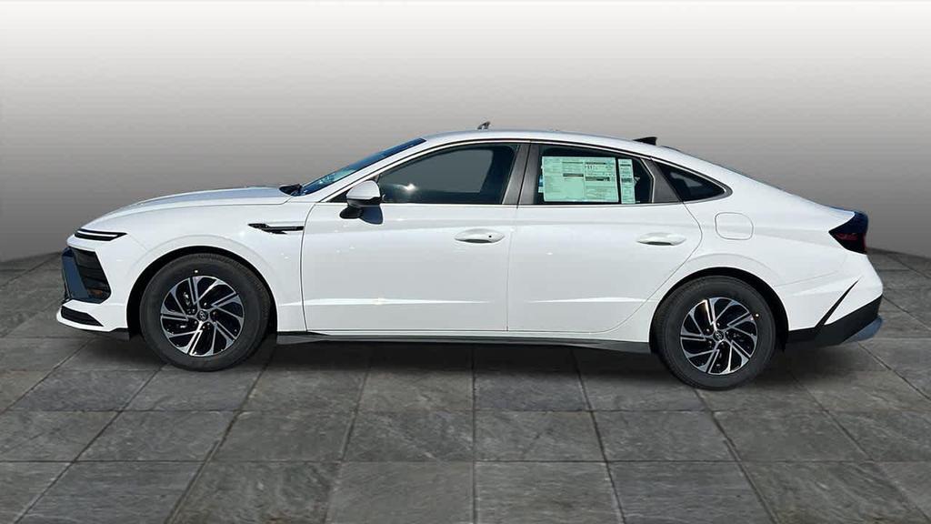 new 2026 Hyundai Sonata Hybrid car, priced at $31,350