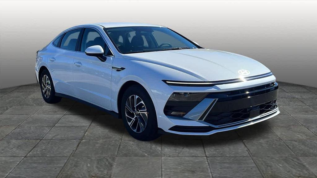 new 2026 Hyundai Sonata Hybrid car, priced at $31,350