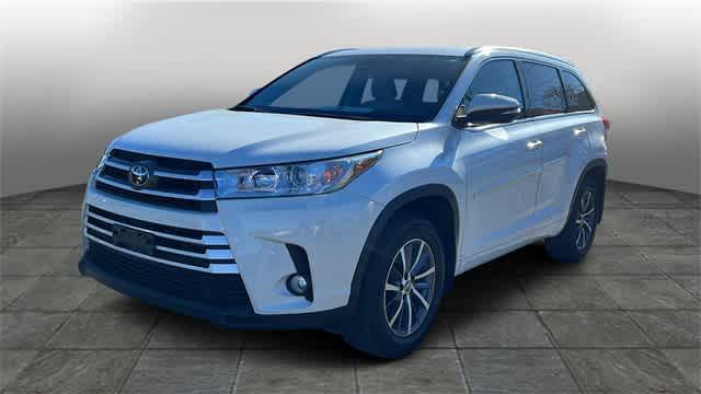 used 2018 Toyota Highlander car, priced at $26,977