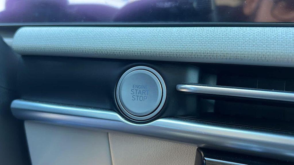 used 2025 Hyundai TUCSON Hybrid car, priced at $32,384