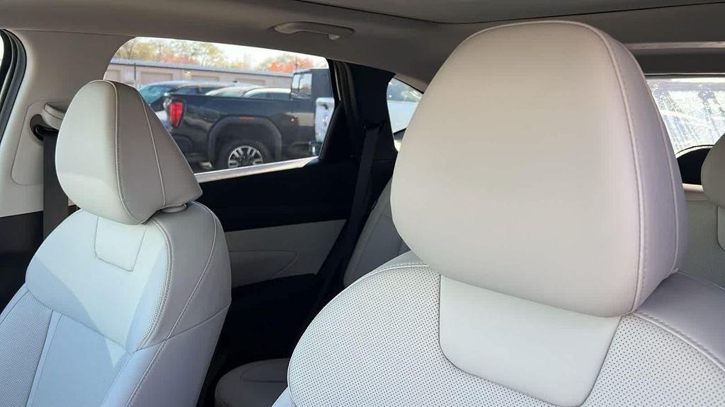 used 2025 Hyundai TUCSON Hybrid car, priced at $32,384