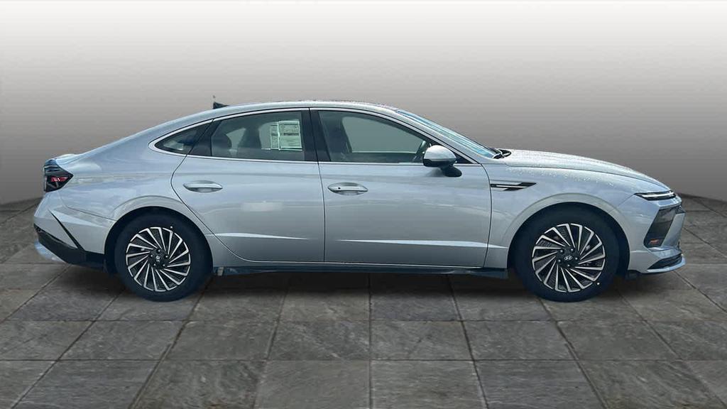 new 2026 Hyundai Sonata Hybrid car, priced at $34,095