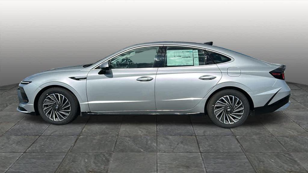 new 2026 Hyundai Sonata Hybrid car, priced at $34,095