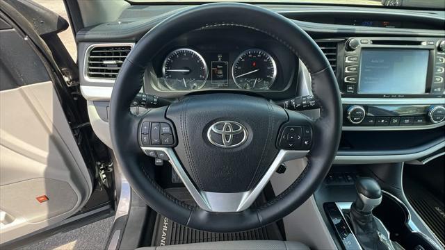 used 2016 Toyota Highlander car, priced at $23,701