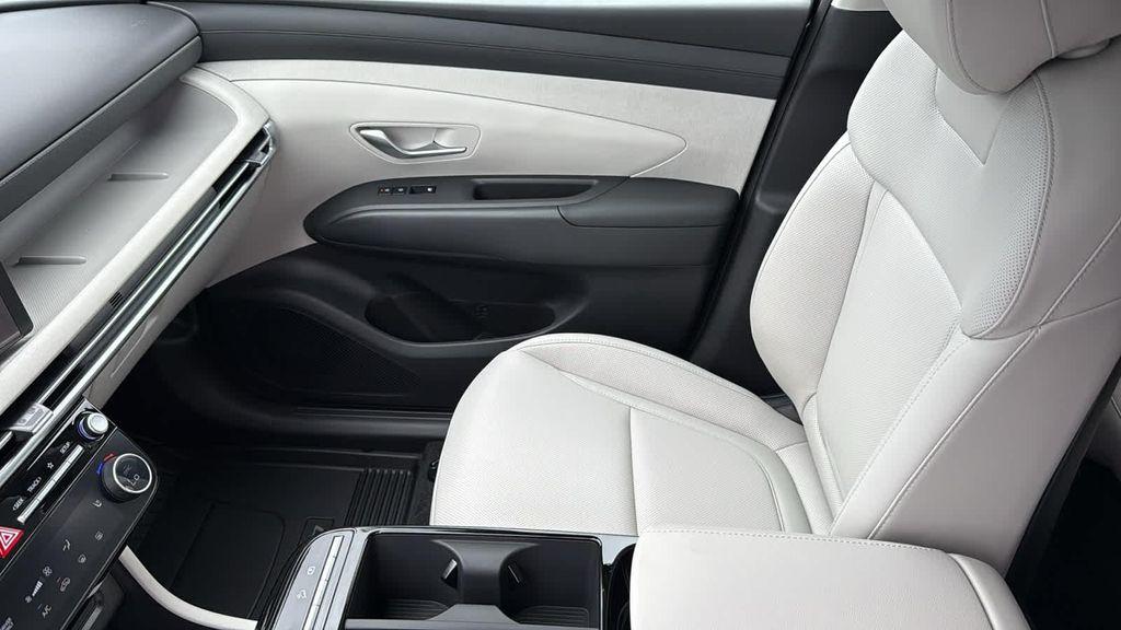 new 2025 Hyundai TUCSON Hybrid car, priced at $38,655