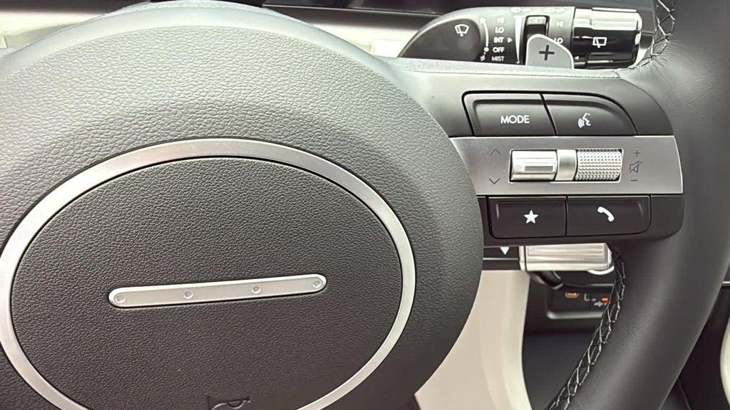new 2025 Hyundai TUCSON Hybrid car, priced at $38,655