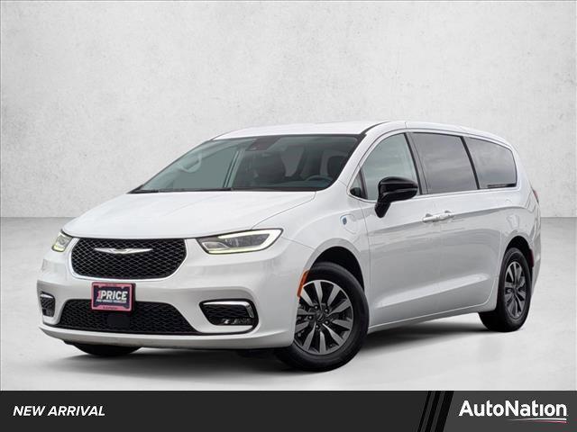 used 2024 Chrysler Pacifica Hybrid car, priced at $26,900