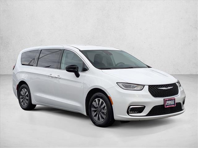 used 2024 Chrysler Pacifica Hybrid car, priced at $26,900