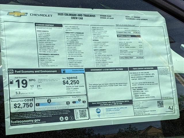 new 2025 Chevrolet Colorado car, priced at $39,995